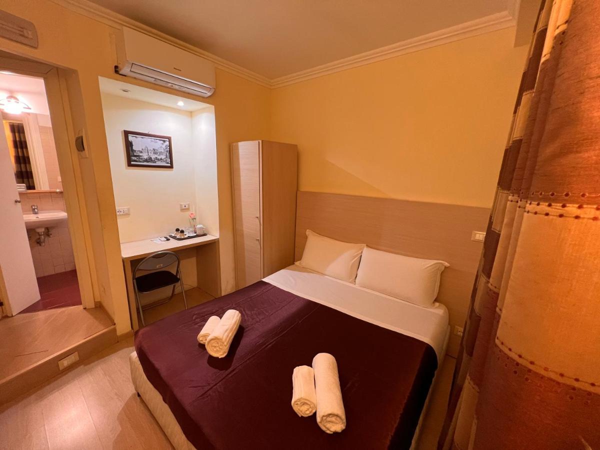 Booking House Rome Hotel Buitenkant foto