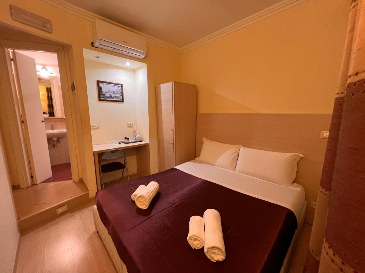 Booking House Rome Hotel Buitenkant foto