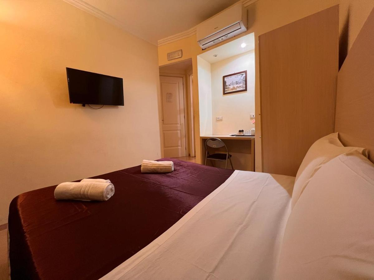 Booking House Rome Hotel Buitenkant foto